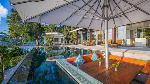 Eagles Nest Dining area