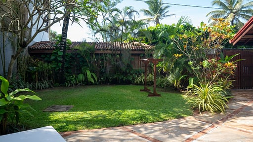 Ebb Jungalow Schwimmbad