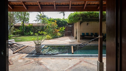 Ebb Jungalow Schwimmbad