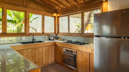 Eccica Villa Kitchen