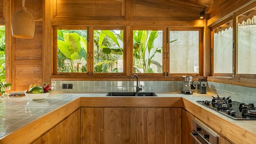 Eccica Villa Kitchen