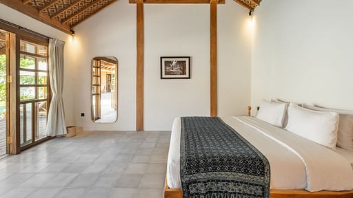 Eccica Villa Bedroom 1