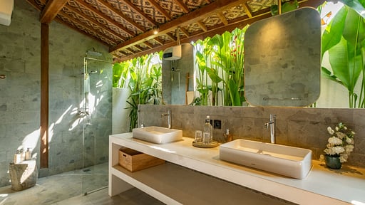 Eccica Villa Bedroom 1