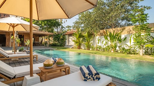 Eccica Villa Swimming pool