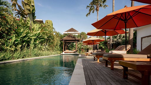 Echo Beach Duo Villa Enam Swimming pool 1