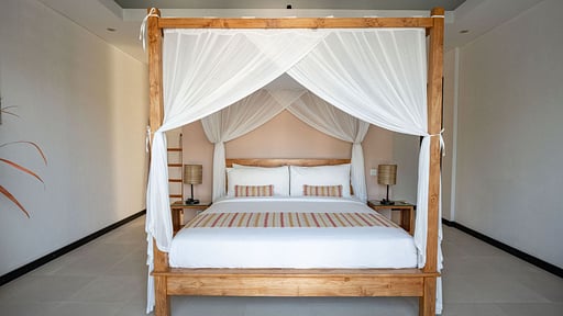 Echo Beach Duo Villa Enam Bedroom 3