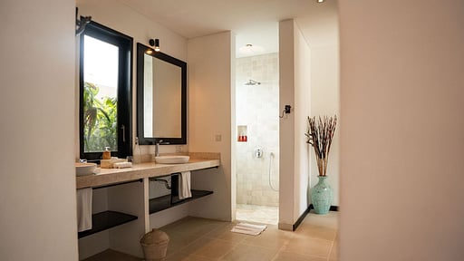 Echo Beach Duo Villa Enam Bedroom 5