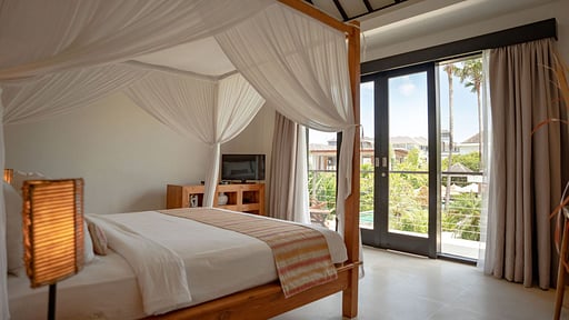 Echo Beach Duo Villa Enam Bedroom 3