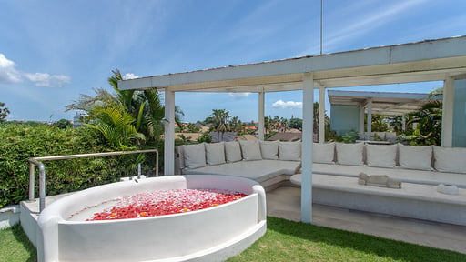 Eden Residence Rooftop lounge
