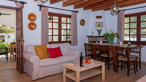 ELS GORGS PETIT Living room