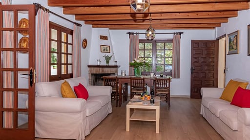 ELS GORGS PETIT Living room