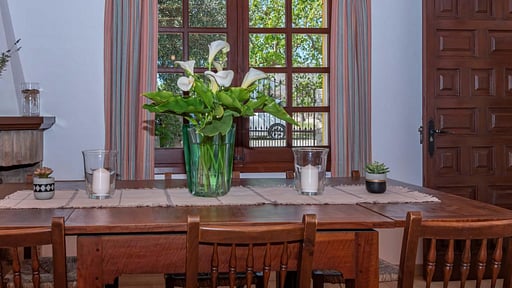 ELS GORGS PETIT Dining area