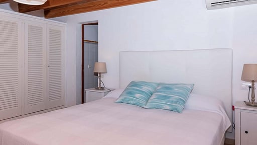 ELS GORGS PETIT Bedroom 2