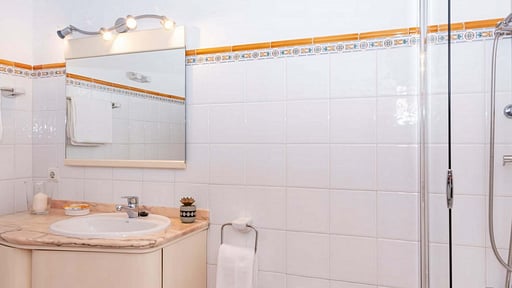 ELS GORGS PETIT Bedroom 2