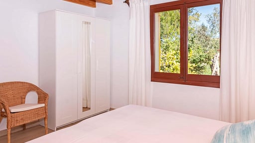 ELS GORGS PETIT Bedroom 1