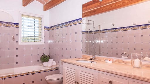 ELS GORGS PETIT Bedroom 1