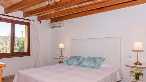 ELS GORGS PETIT Bedroom 1