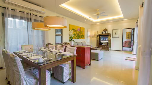 Emerald Villa Dining area