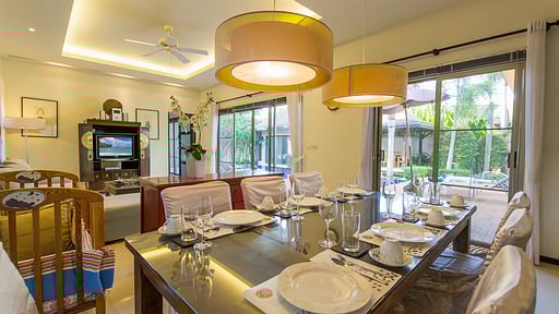 Emerald Villa Dining area