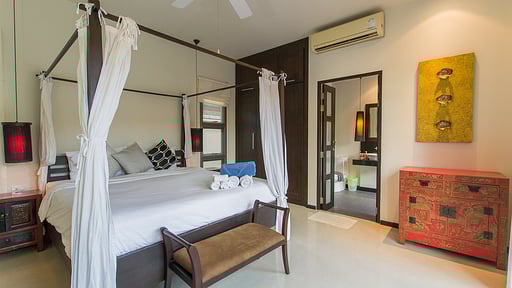 Emerald Villa Bedroom 1