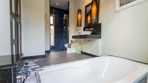 Emerald Villa Bedroom 1