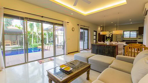 Emerald Villa Living room