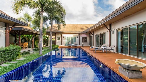 Emerald Villa Swimming pool
