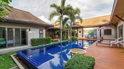 Emerald Villa Swimming pool