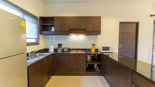 Emerald Villa Kitchen