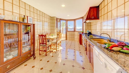 Emma Beachfront Apartment Kitchen