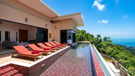 Empress W Villa Swimming pool