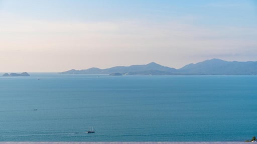 Empress W Villa Surroundings