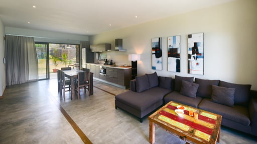 Eolia Beachfront Villa Living room