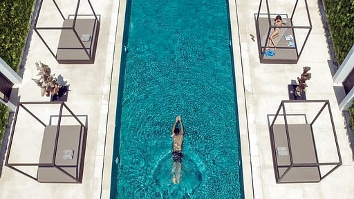 eqUILIBRIA Pool Villa Piscine 2