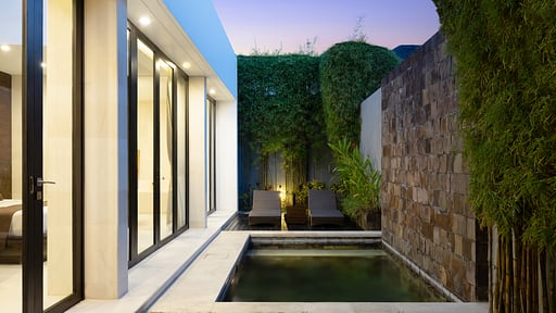 eqUILIBRIA Pool Villa Piscine 1