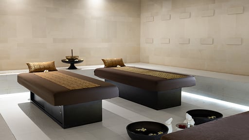 eqUILIBRIA Pool Villa Spa