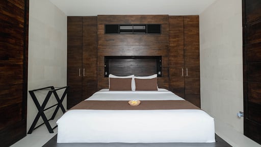 eqUILIBRIA Pool Villa Chambre 