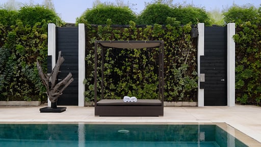 eqUILIBRIA Pool Villa Piscine 2