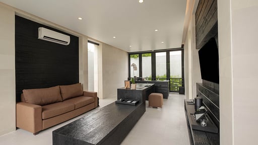 eqUILIBRIA Signature Villa Living room