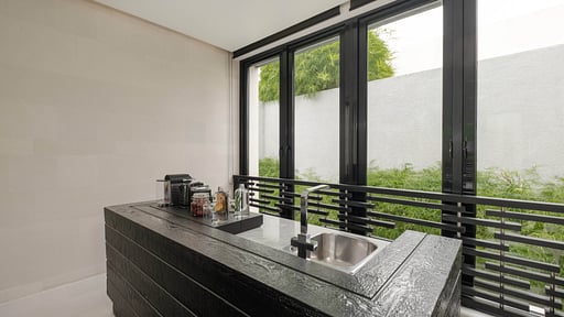 eqUILIBRIA Signature Villa Kitchen