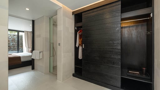 eqUILIBRIA Signature Villa Bedroom 