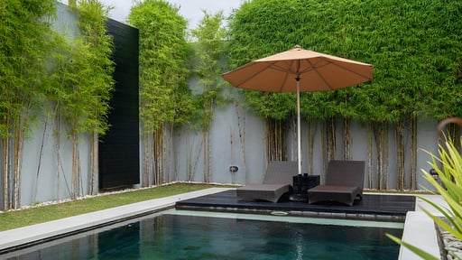 eqUILIBRIA Signature Villa Swimming pool 1