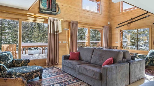 Chalet Eric Salon