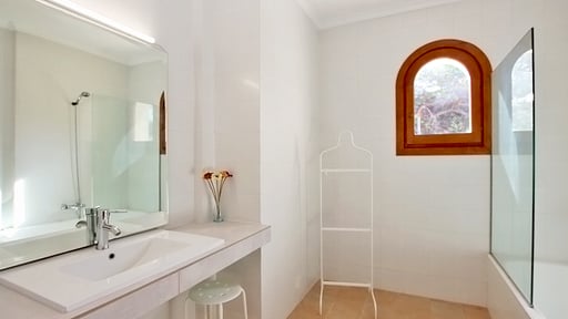 Es Faro House Спальня 1