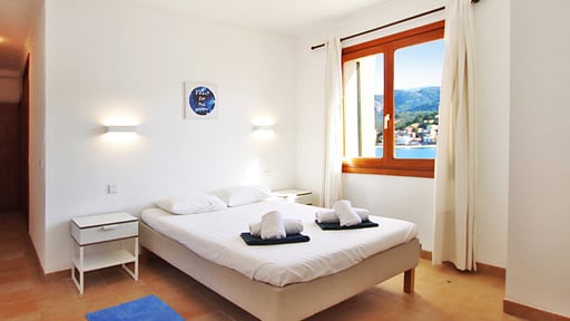 Es Faro House Спальня 1