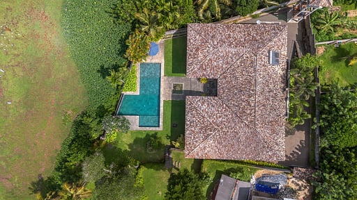 Etamba House Photos aériennes