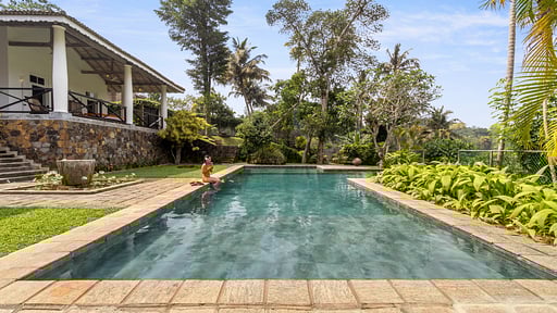 Etamba House Piscine
