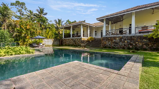 Etamba House Piscine