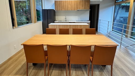 Everglow Chalet Dining area