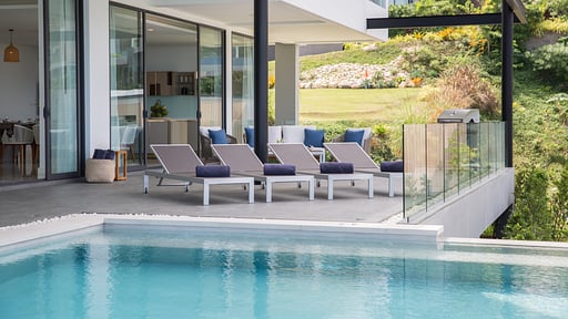 Faa Sang at Verano Residence Swimming pool